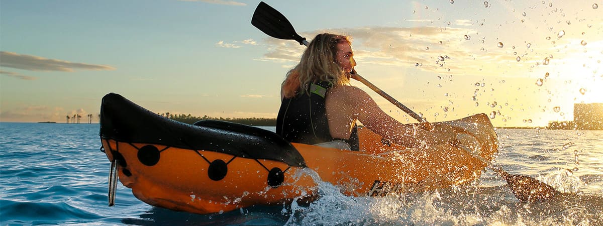 Como remar em um caiaque insuflável