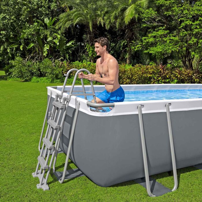 Conjunto de piscina elevada Power Steel™ da Bestway® 4,88 m x 2,44 m x 1,22 m