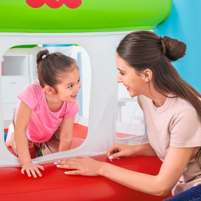 Parque Insuflável com Bomba Integrada Bouncesational Fisher-Price™