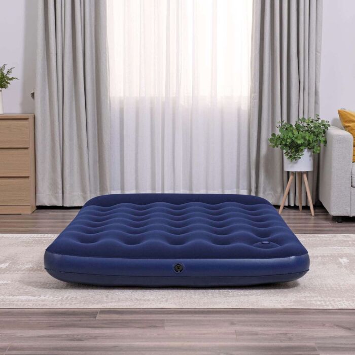 Colchão insuflável 1,91 m x 1,37 m x 28 cm com bomba de pé integrada Bestway